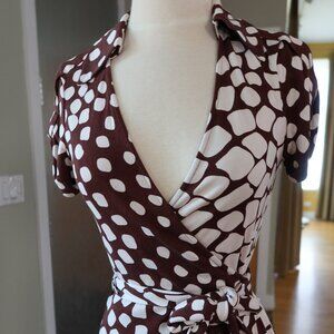 Diane von Furstenberg DVF $285 "Jilda" 100% silk wrap blouse top brown/ivory 2